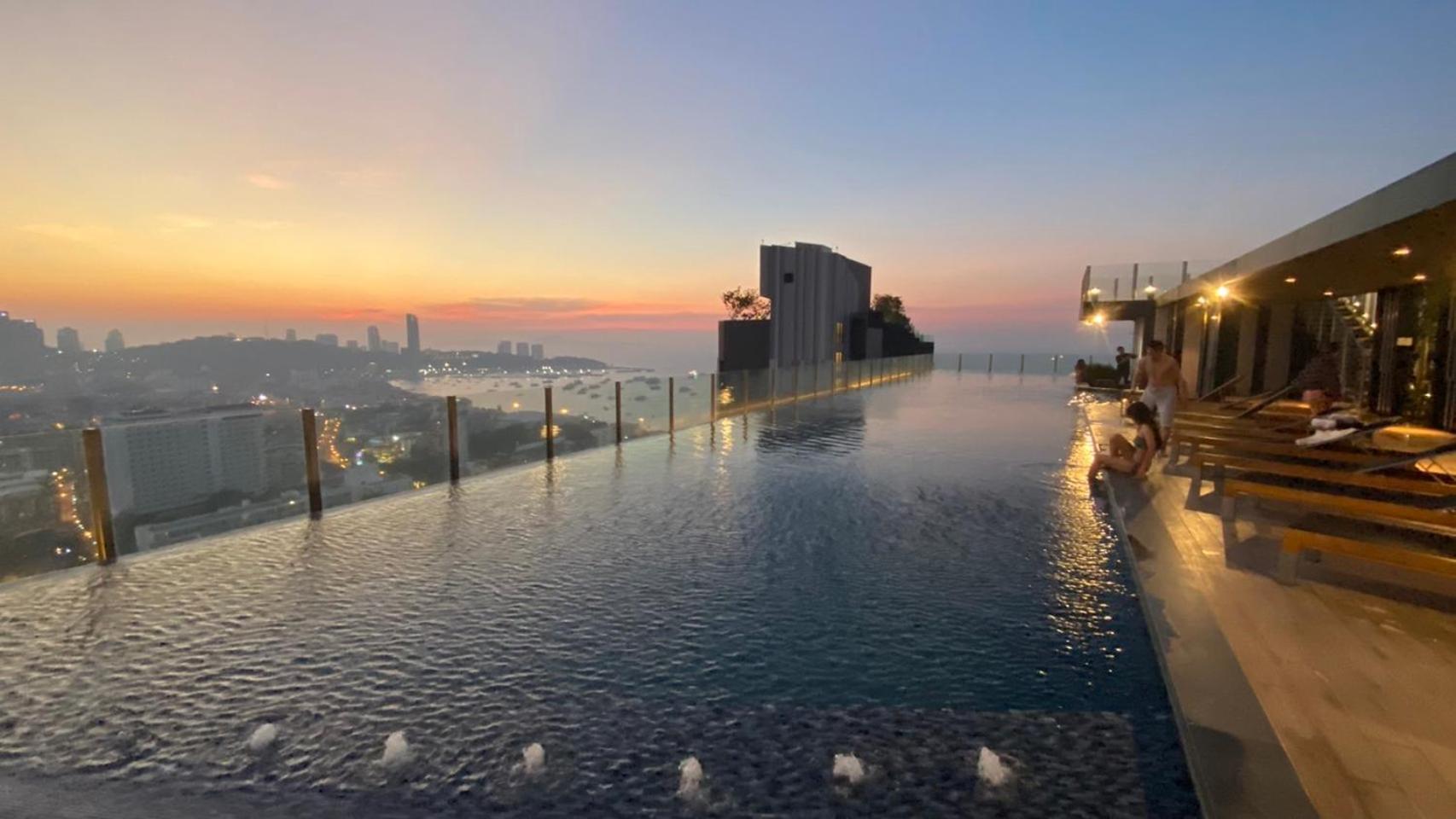 The Base Central Pattaya Quiet Room With Infinity Pool & Free Netflix Bagian luar foto